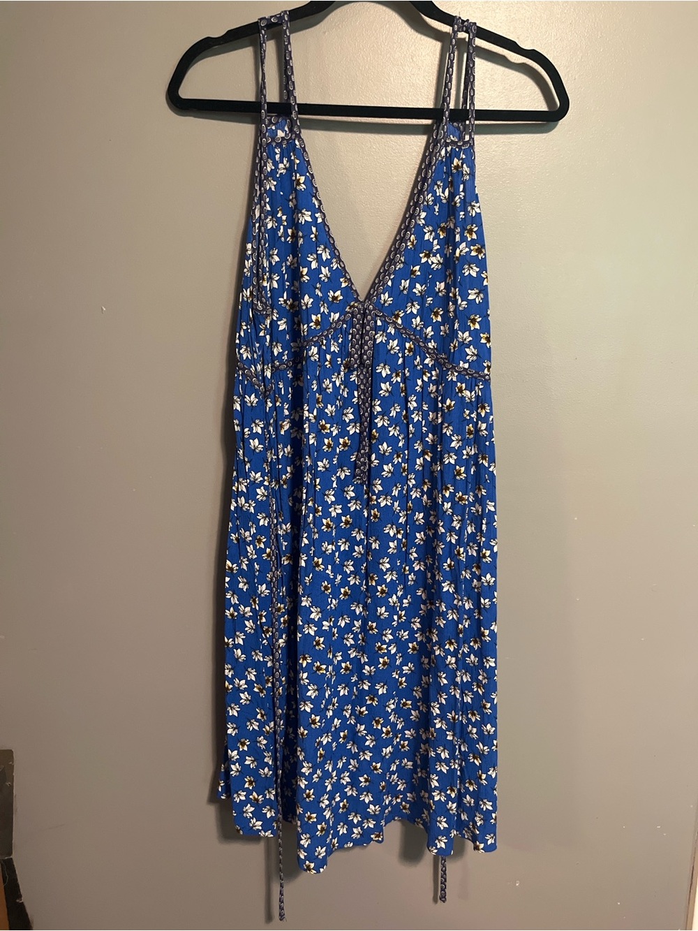 Xhilaration Royal Blue Floral V-Neck Mini Dress